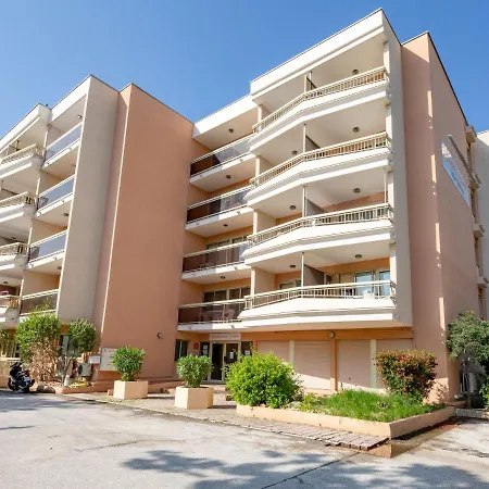 Les Platanes-7 By Interhome